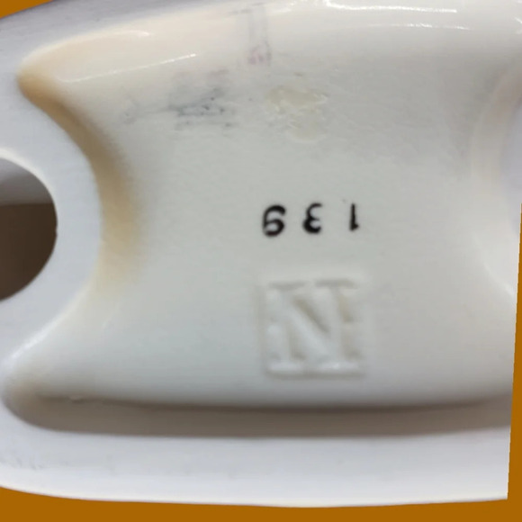 Napco boy with goose and umbrella "6"figurine - Picture 8 of 9